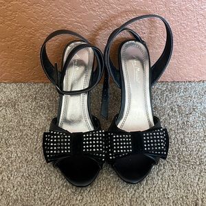 "Anne Michelle" Black stud Bow High
Heels Size 6